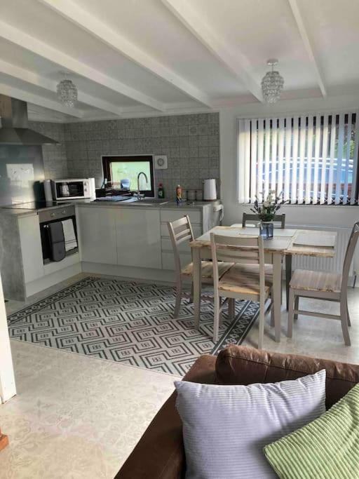 Cwtch Cymru Lodge 7F Caer Beris Holiday Lodge Park Builth Wells Exterior photo